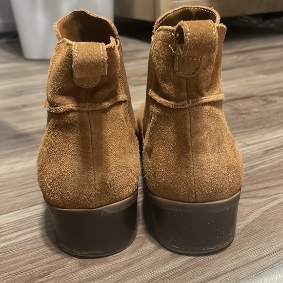 Steve Madden Suede Tan Booties - Picture 2 of 4
